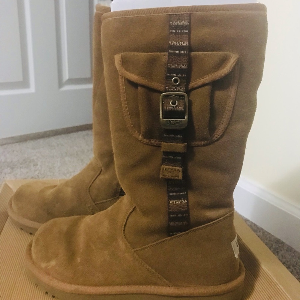 UGG Boots almost new worn 3 times at the most.